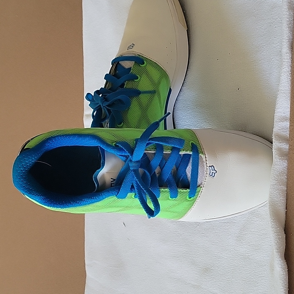 Fox tennis shoe size 9